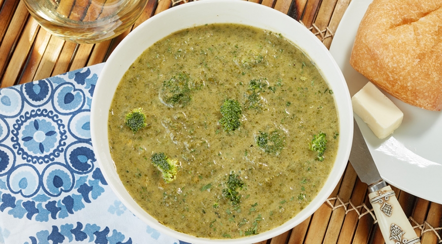 Broccoli Spinach & Cheddar Soup